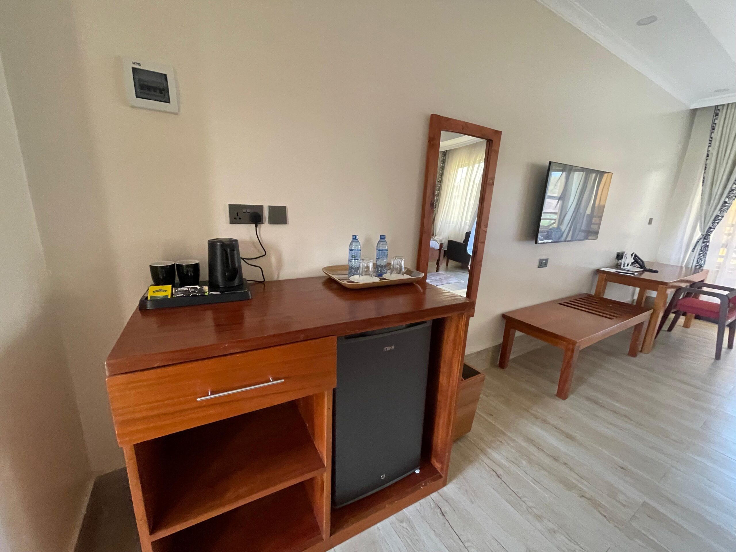 Room 06