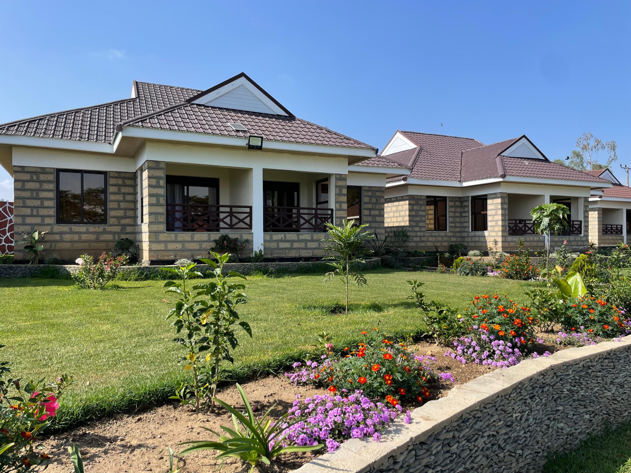Front exterior 06